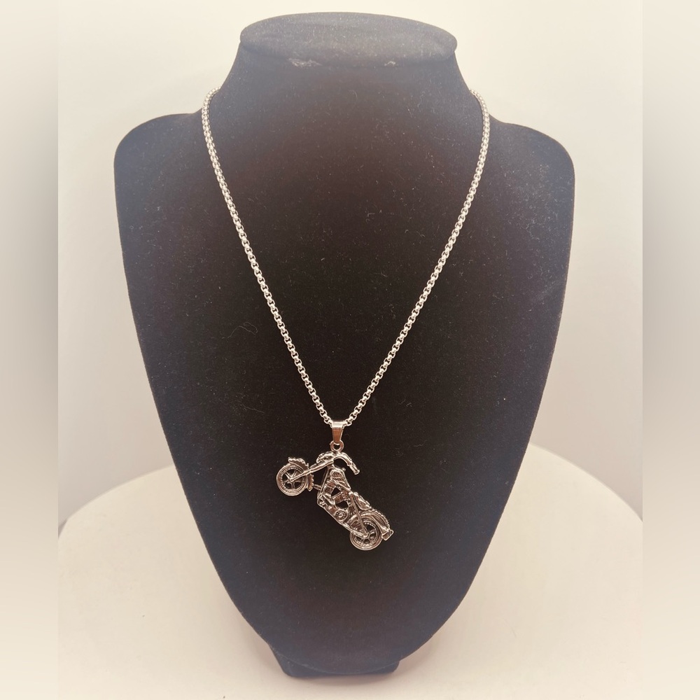 Stainless steel necklace for men motorcycle design